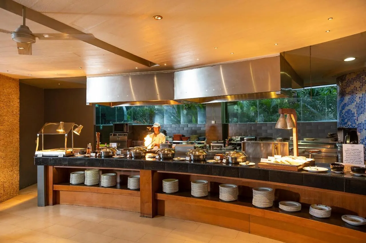 Bali Dynasty Resort Кута 5*,